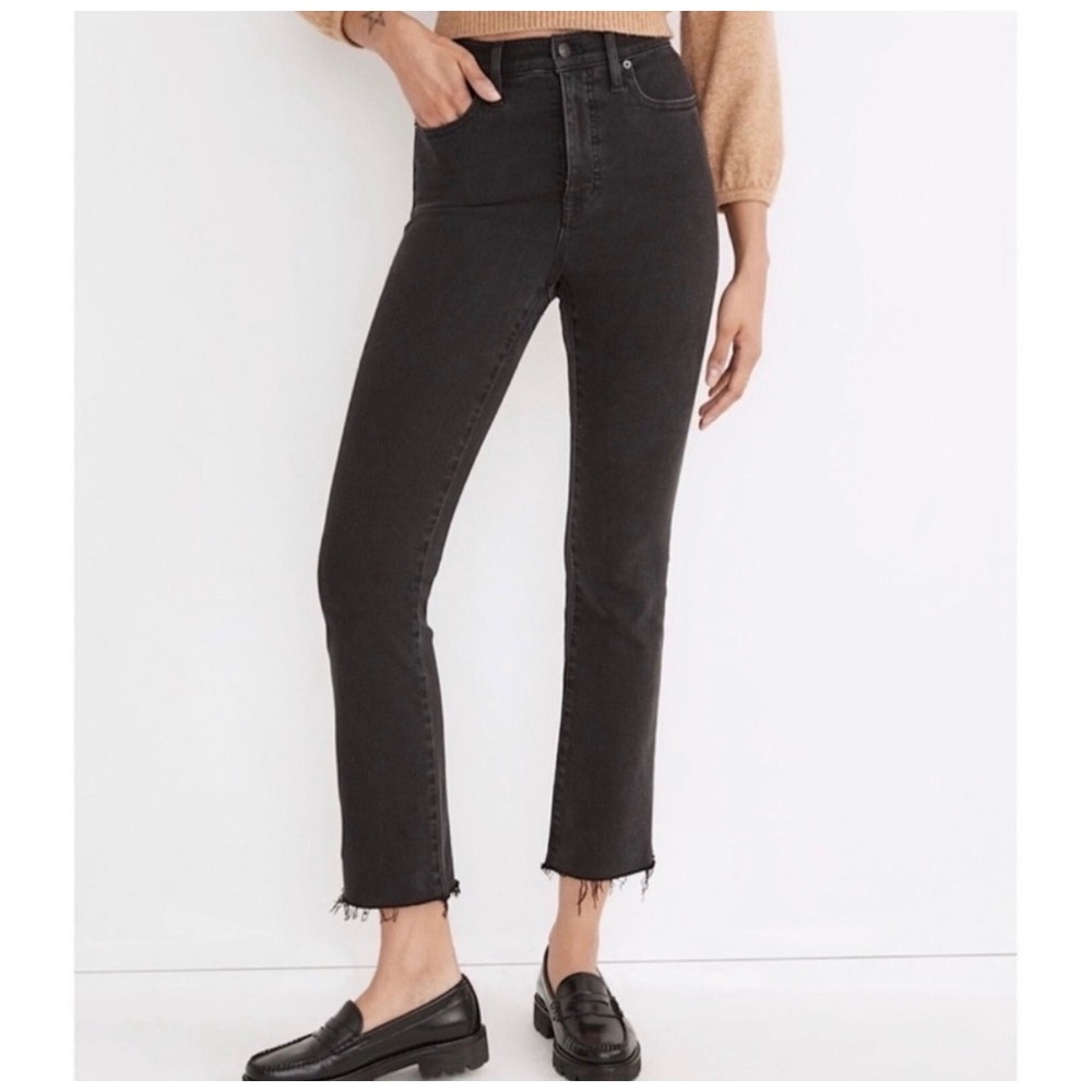 Everlane High Rise Kick Crop Jeans Washed Black Raw‎ Hem 26 Regular